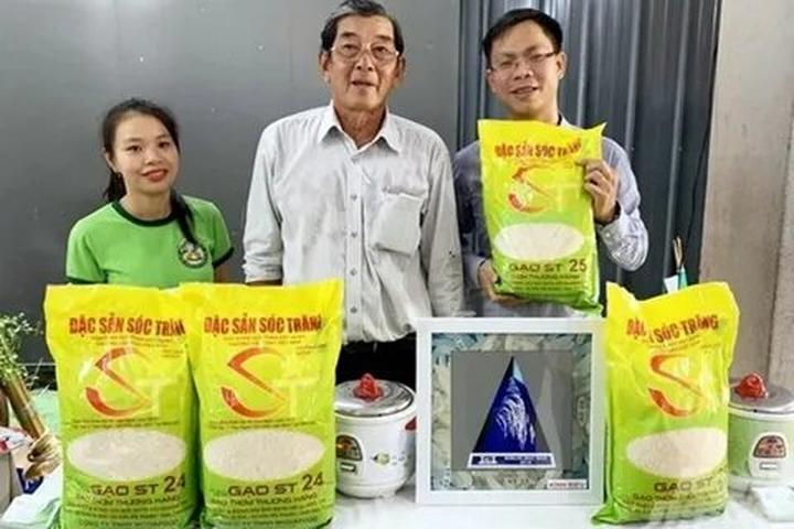 Nội dung: Mùa hè đang đầy vui vẻ với những xu hướng mới, và Huda Ice Twist đang chinh